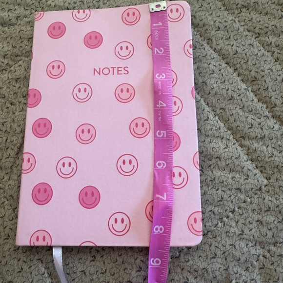Set of 2 Smiley Face lined paper Notebooks( one w/ a 😀pen)1 hardcover,1 soft - Picture 2 of 16